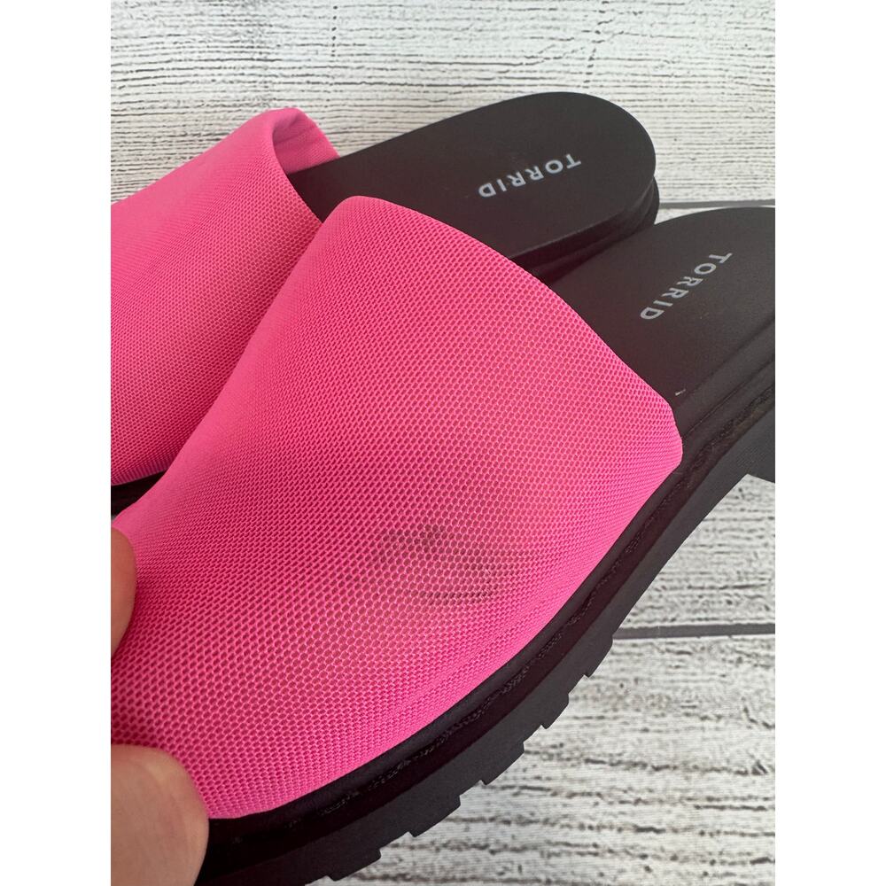 Torrid Women's Black & Pink Chunky Flatform Slip On Sandals Size 11 Wide - Picture 2 of 7
